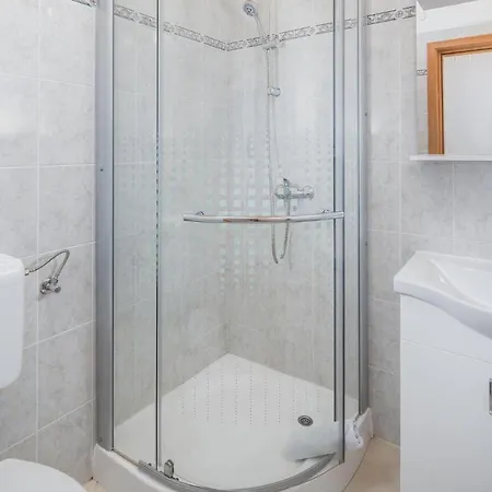 2 Bedroom Awesome In