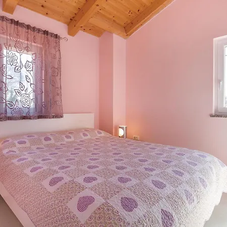 2 Bedroom Awesome In * Ровиньско село